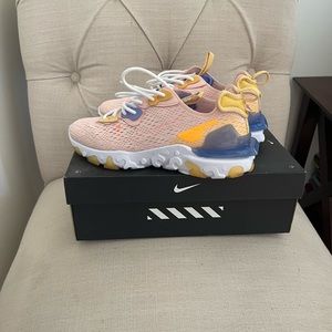 Nike NSW React Vision Sneaker Size 9 (Womens ) .
